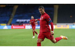 FKだけじゃない！ロナウドが極めた「芸術的ミドルシュート」を見た？ 画像