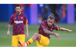 グリーズマン、7番で初ゴールも…メッシとの「微妙な空気感」がこれ 画像