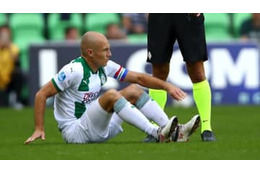 ロッベン、大丈夫か…開幕戦30分での負傷交代シーンがこちら 画像