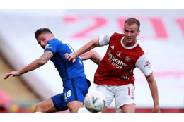 ピクシー伝説か！アーセナルDFの「踊るリフティングドリブル」がすごいぞ 画像