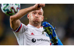 衝撃…190cmのハンブルク選手、古巣サポと喧嘩！「殴り込みシーン」がこれ 画像