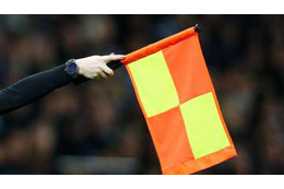 なぜだ！クロスバー直撃の超FKゴール、信じられない「幻」に終わる 画像