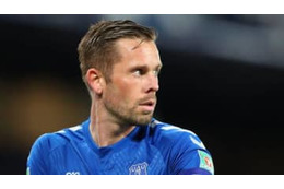 シグルズソンの11歳義弟、ショットガンで自分を撃って死去 画像