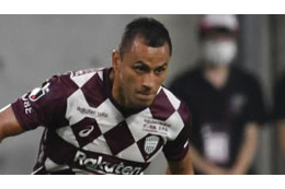 イニエスタからドウグラス！惜しすぎた「おしゃれシュート」がこれ 画像