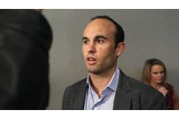 差別を受けた仲間のため「全員で試合を放棄」…指示した監督はあのドノヴァン氏 画像