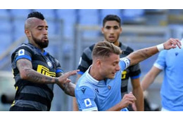 あのビダルにビンタ！？インモービレの「報復一発レッド」がこれ 画像