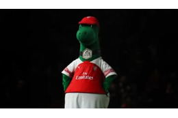 アーセナル、愛されマスコットがクビ…「中の人」を救う動きも 画像