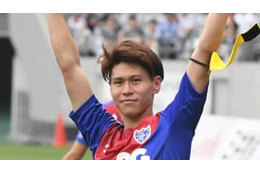 侍ジャンプ！橋本拳人、ロシアでやった「超ヘッドゴール」がこれ(動画あり) 画像