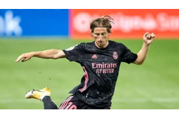 達人モドリッチ、「鬼曲がりアウトサイドシュート」がすごい 画像