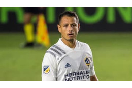 9試合無得点のチチャリート、どうした！絶好機に「空へ蹴り込む」 画像