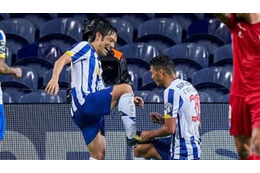 ポルト中島、笑顔の今季初アシスト！味方は「靴磨き」で感謝だ(動画あり) 画像