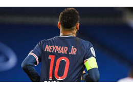 “主将”ネイマールが演出！エムバペの「股抜きゴール」が無慈悲すぎる 画像