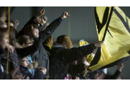 13-0で敗れたVVV、忠実サポーターの「感動的な応援」がこれ 画像