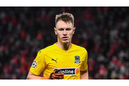 チェルシー戦のクラスノダールGK、「正面ボールで痛恨ミス」やっちまう… 画像