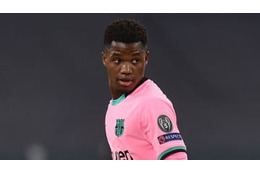 バルサ17歳アンス・ファティ、ボールボーイに「神対応」！その場面が撮影される 画像