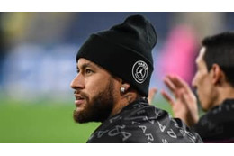 負傷中のネイマール、「ハロウィンのホラゲー配信」でビビって絶叫 画像