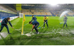 すげぇぞ「ビジャレアル園芸」！豪雨後のピッチを超速で仕上げる 画像