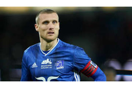 奇跡の鮮やかさ！「一人ダブルアクロバティックボレー」がマジすごい 画像