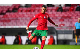 ロナウド、ユニ交換したモドリッチに「無回転FK」を見せつける 画像