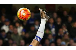 爆誕「ゴールライン上からのオーバーヘッドゴール」が鬼すぎる 画像