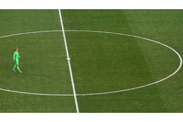 これで試合すんの？「雑すぎるセンターサークル」が話題 画像