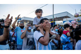 マラドーナの遺体と写真撮影した葬儀屋、大炎上…「殺す」と脅迫も 画像