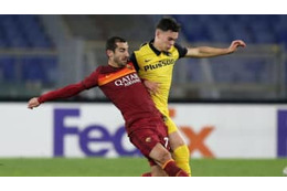 ムヒタリャン、ぶん殴られる 画像