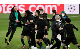 ボルシアMG、「他会場の結果をタブレットで見てる瞬間」が面白い 画像