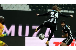 メッシかロナウドなら伝説！ 香川の元同僚がやった「神ボレー」がカッコよすぎ 画像