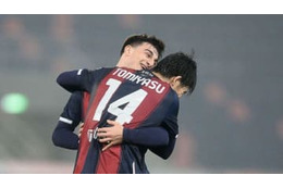 冨安健洋、今季初弾は「FW顔負けのちょこんループ」 画像