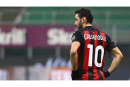 1月にミラン退団？大人気チャルハノール争奪戦にアトレティコ参戦 画像