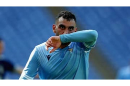 ラツィオMFが被害者を支援…「衝撃のバイク強盗」瞬間の映像が話題 画像