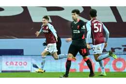 リヴァプール選手と交換したユニフォームを慌てて取り戻す！17歳ヴィラFWがかわいい 画像