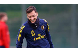 エジル、移籍先をにおわせ？ フェネルバフチェが好きな理由を説明 画像