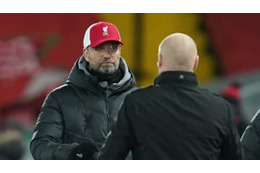 クロップ、相手監督にガチキレ！ 問題の「バトルシーン」がこれ 画像