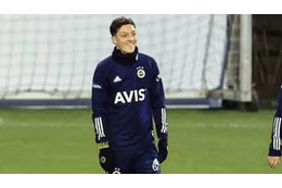 エジル、フェネルバフチェ移籍決定　アーセナルファンは複雑な感情に 画像