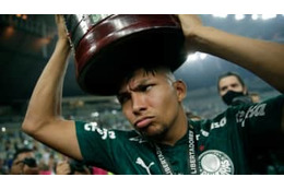 パウメイラス、リベルタ優勝！元新潟ホニは「元Jリーガーの裸宣言」をちくり 画像