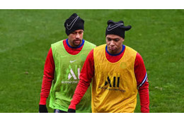 「PSGに残りたい、エムバペも移籍するな」 ネイマールが説得 画像