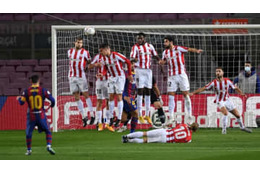 メッシ、必殺フリーキックで超ゴール！「神憑り的シュート」がこれ 画像