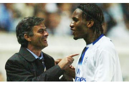 ドログバ「味方を殺したい」モウリーニョ「来週殺せ」 チェルシー時代の強烈秘話 画像