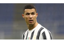 ロナウド、36歳初ゴール！「必殺ノーステップシュート」がおかしい 画像