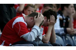 サッカーファンのZoom会議、アダルト動画にハイジャックされる 画像