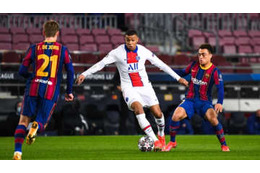 エムバペ、CLバルセロナ戦で超ゴール！「冷酷無比シュート」がこれ 画像