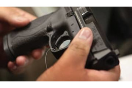 TV撮影中、サッカー取材陣が銃で襲われる…緊迫の瞬間がすごい 画像