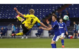 「忍者か！」怪物ホーラン、シャルケを粉砕したスーパーシュートがこれ 画像