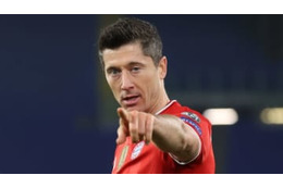 CLでレヴァンドフスキの餌食になったラツィオDF、前半30分で懲罰交代に 画像