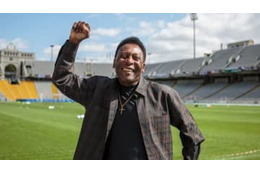 80歳ペレ、新型コロナのワクチンを接種「忘れられない日だ」 画像