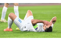 あのロヴレンがズタボロに…「鬼フェイント連発ゴール」がえげつない 画像