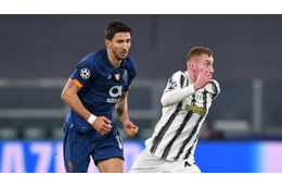 悪名高きブスケツ伝説再現！？ ポルト選手、CLユーヴェ戦での「チラ見演技」に海外ザワつく 画像