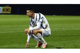 ハットトリックのC・ロナウド、悔しさ爆発の「決定機ミス」がこれ 画像